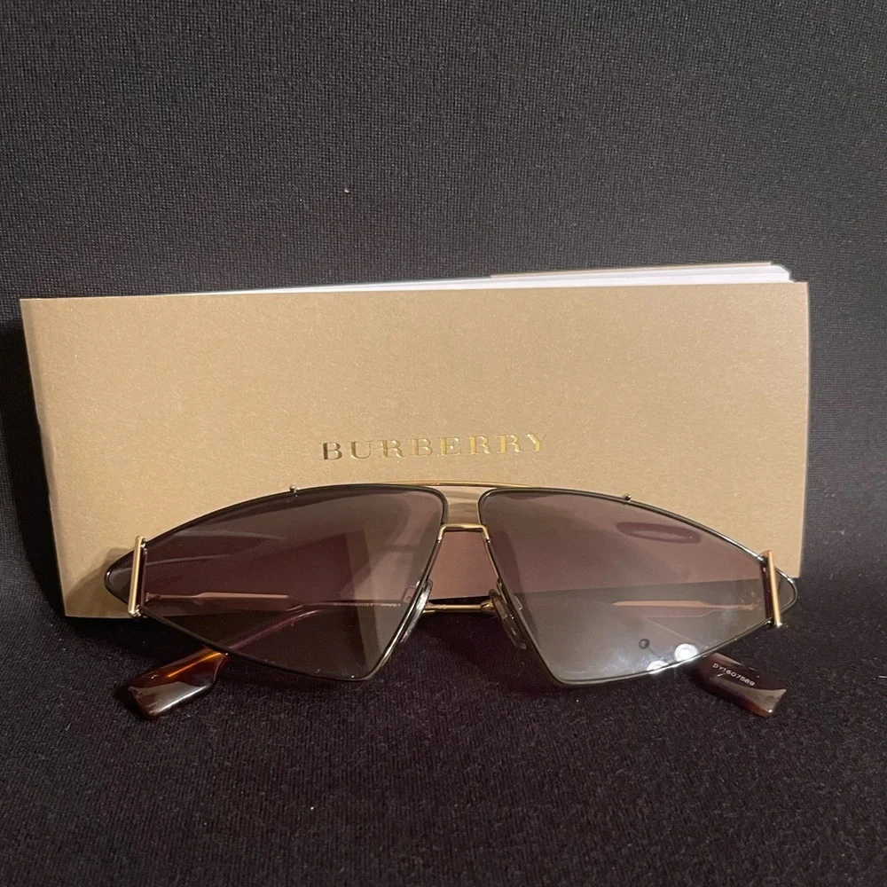 🔥🔥🔥Burberry Sunglasses 68MM - Picture 15 of 16
